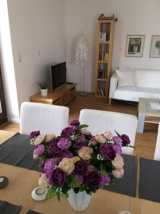 TV a/nebo společenská místnost v ubytování Traumhaft großes, sonniges Haus in Wien Nähe