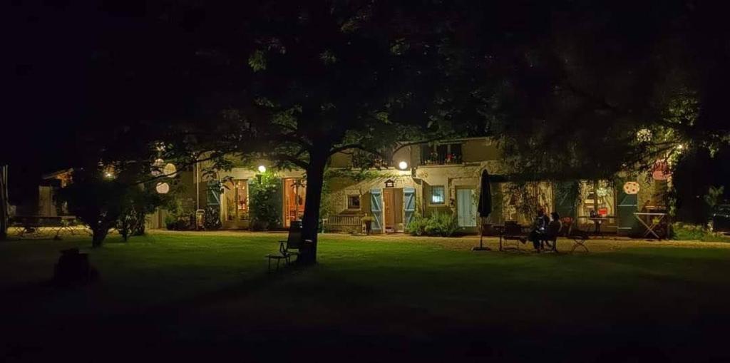 Zahrada ubytování B&B Le Corbier