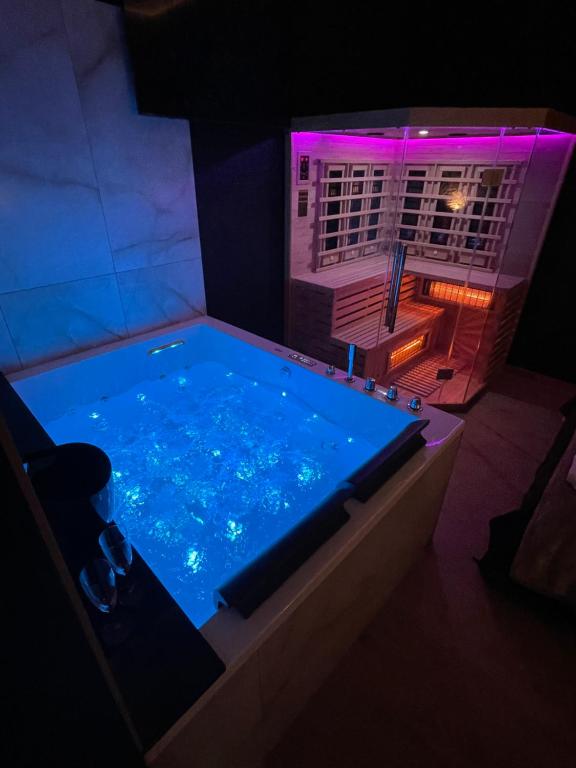 The swimming pool at or close to Suite Élite