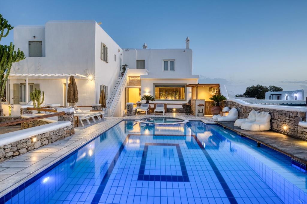 Bazén v ubytování Damianos Mykonos Hotel nebo v jeho okolí