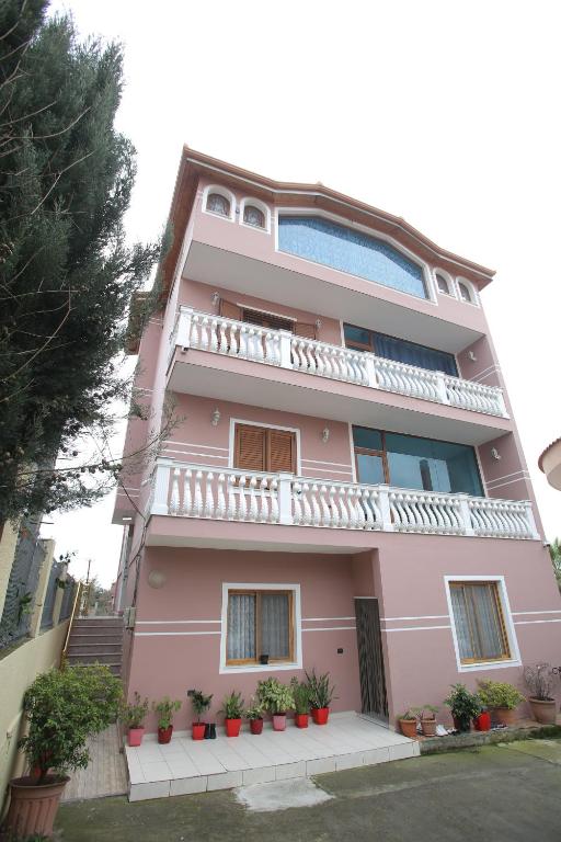 VILA DoRI ANI - Image 1