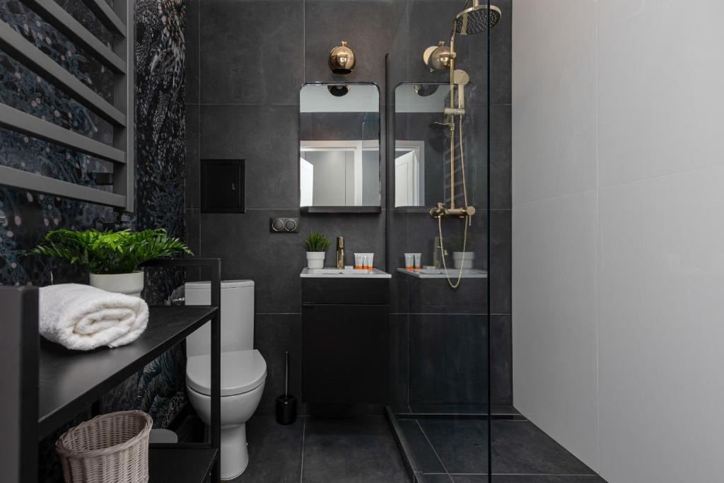 Kúpeľňa v ubytovaní CityCenter Fashionable Apartment Warsaw by Noclegi Renters