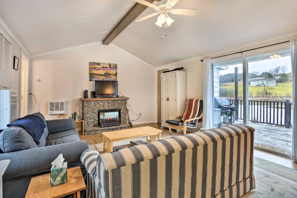 Swan Lake Home with Direct Lake Access and Kayak!, Swan Lake (updated