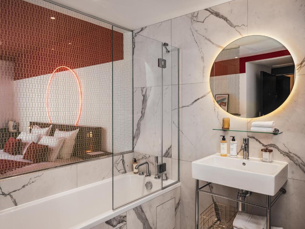 Seven Hotel Paris - Resim 39