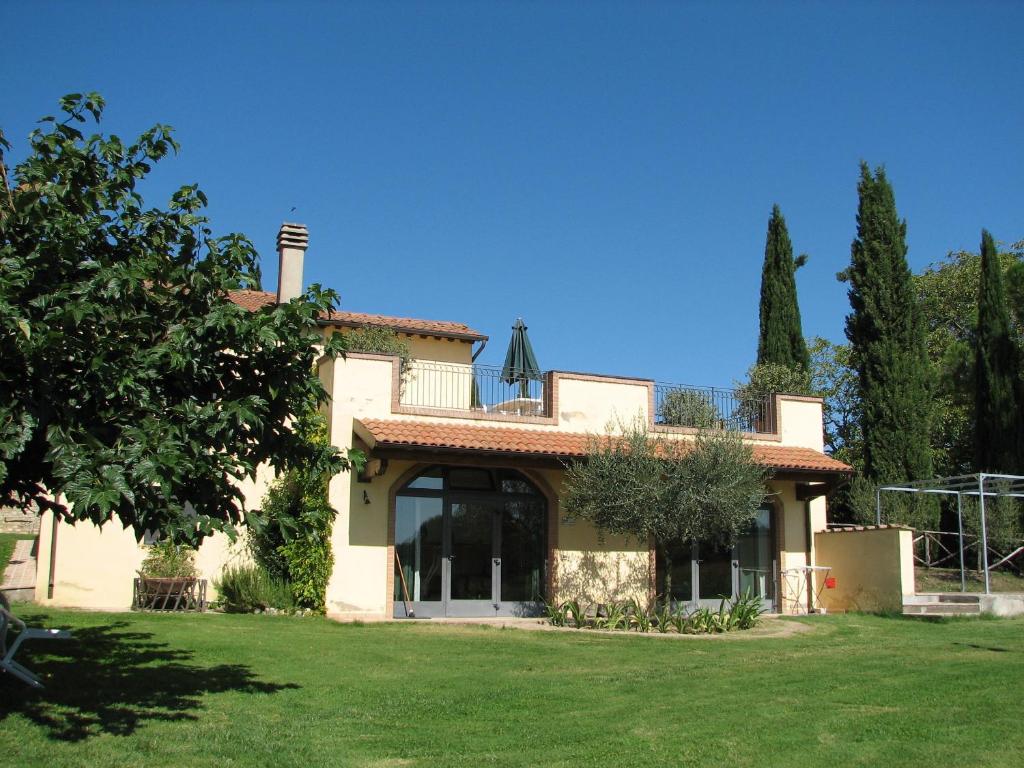 A garden outside Agriturismo Borgo Laurice