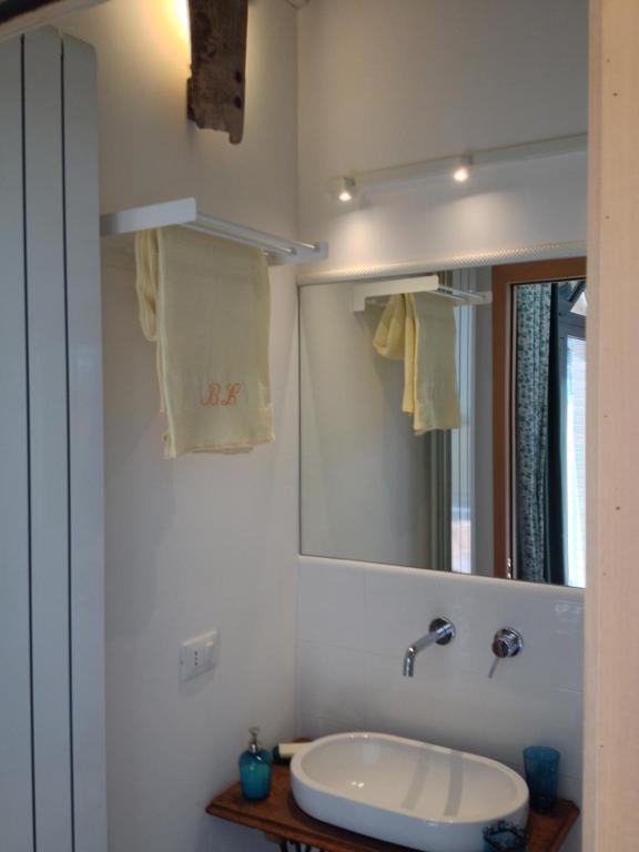A bathroom at Agriturismo Borgo Laurice
