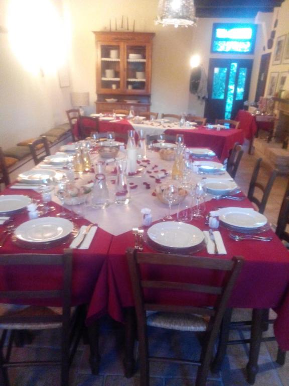 Agriturismo Borgo Laurice italokat is kínál