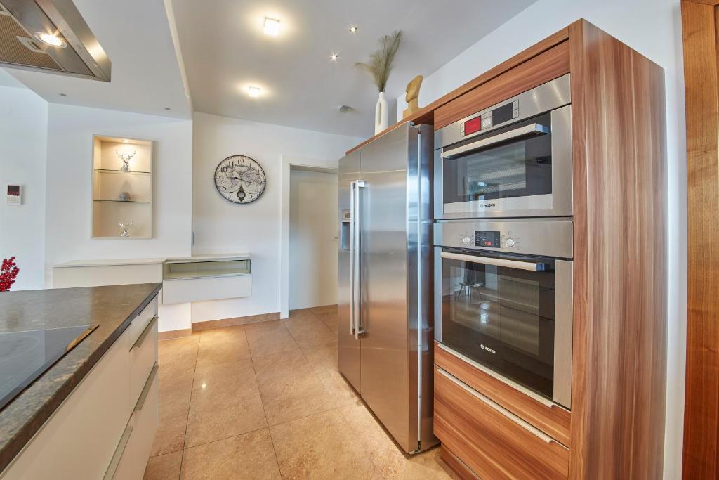 A kitchen or kitchenette at Marys Holiday Penthouse
