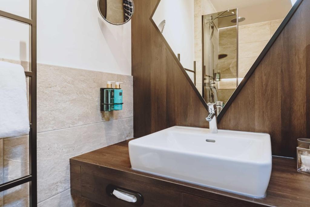 GLEMM by AvenidA Superior Hotel & Residences - 17