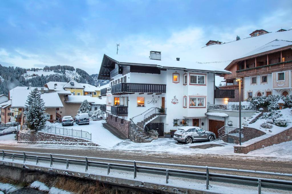 Garni Hotel Max v zimě