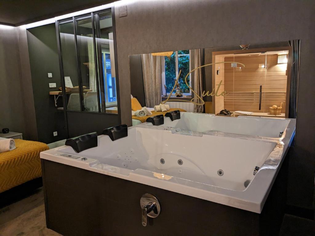 La Suite - Spa & Sauna avec parking – photo 12
