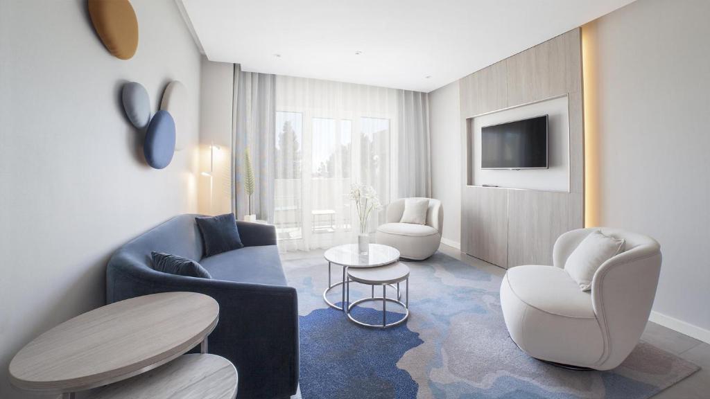 
Premium Suite with Balcony
