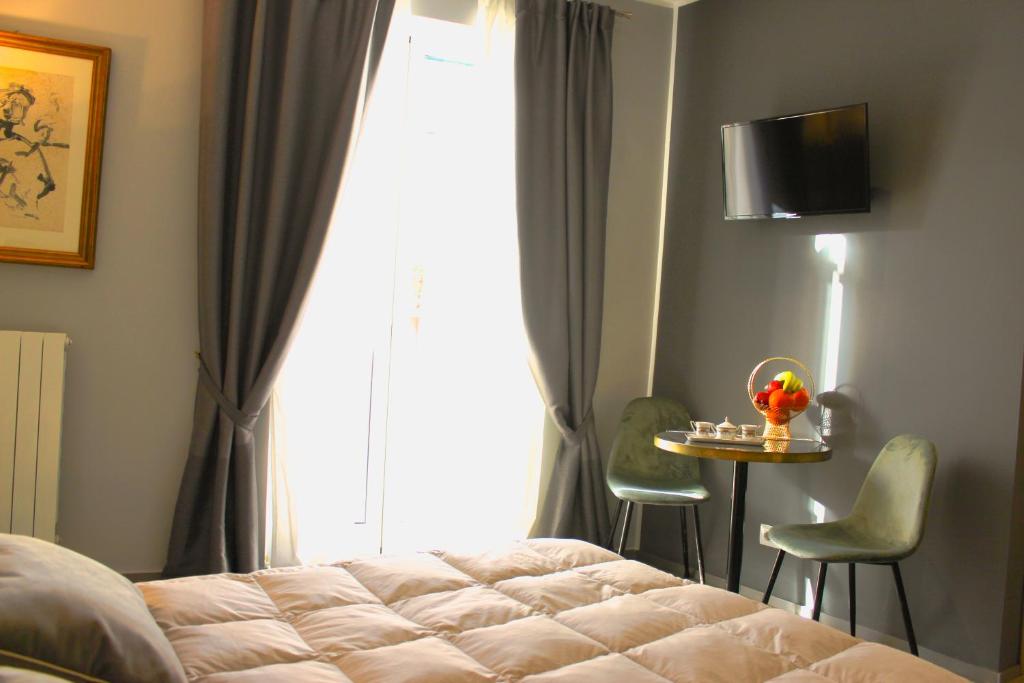 Dimora San Gregorio Luxury Rooms - 9