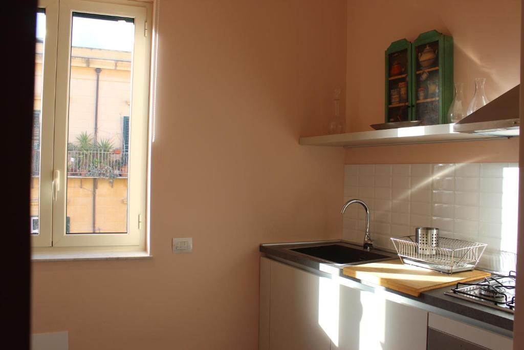 Dimora San Gregorio Luxury Rooms - 18