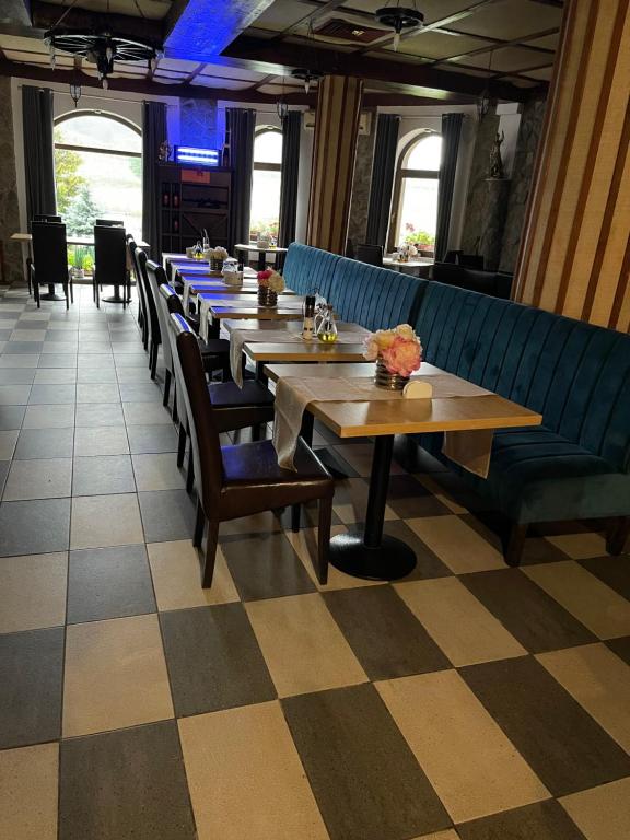 Restaurace v ubytování Pension Domeniul Regilor