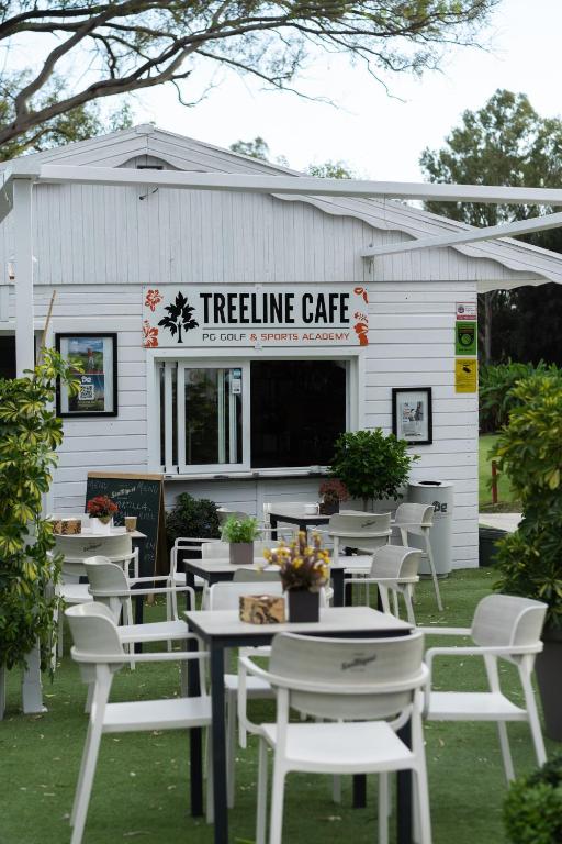 Reštaurácia alebo iné gastronomické zariadenie v ubytovaní NOBBLE apartment Atalaya Hills