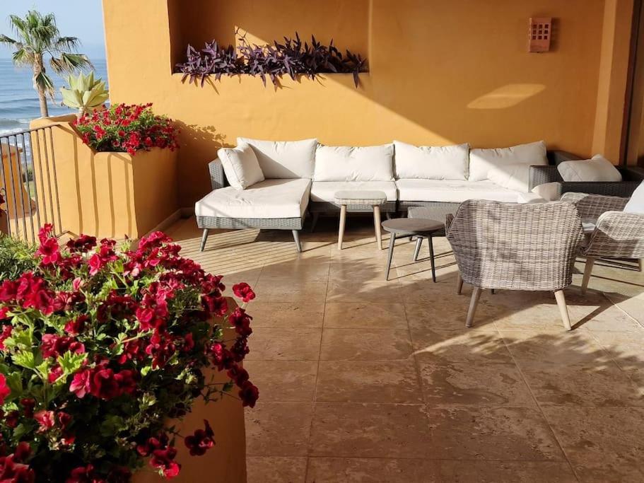 Fotografie z fotogalerie ubytování sea view 3 bedroom with pool v destinaci Estepona