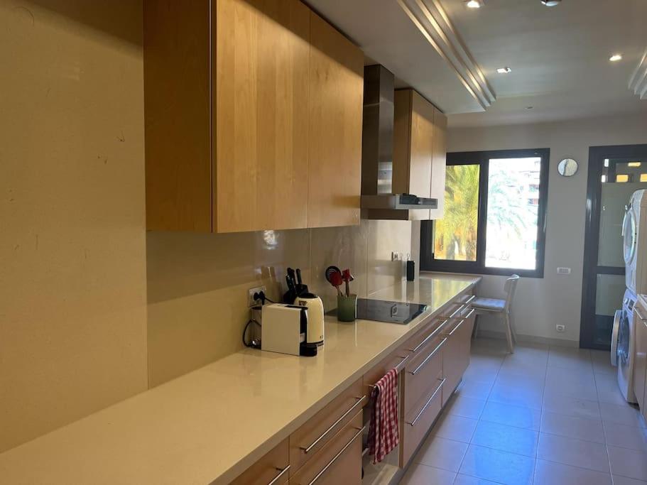 Fotografie z fotogalerie ubytování sea view 3 bedroom with pool v destinaci Estepona