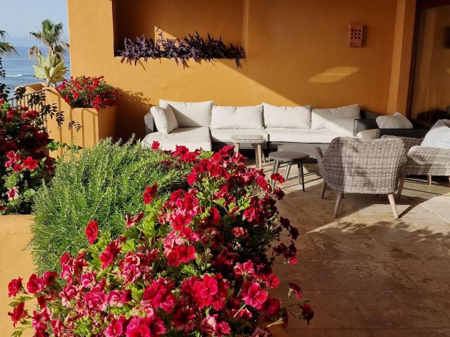 Fotografie z fotogalerie ubytování sea view 3 bedroom with pool v destinaci Estepona