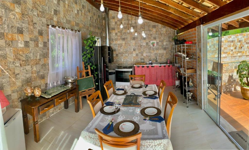 Restoran atau tempat lain untuk makan di Chalé Vale da Mata - São Roque SP