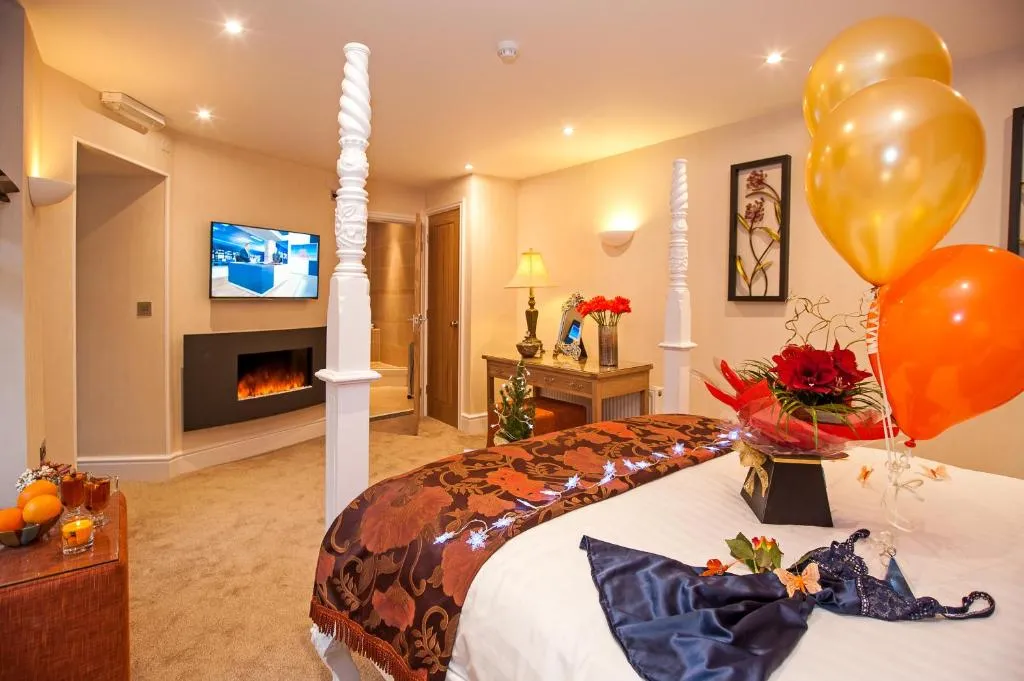 Luxury King Size Double with Spa Bath - Ti Amo Suite