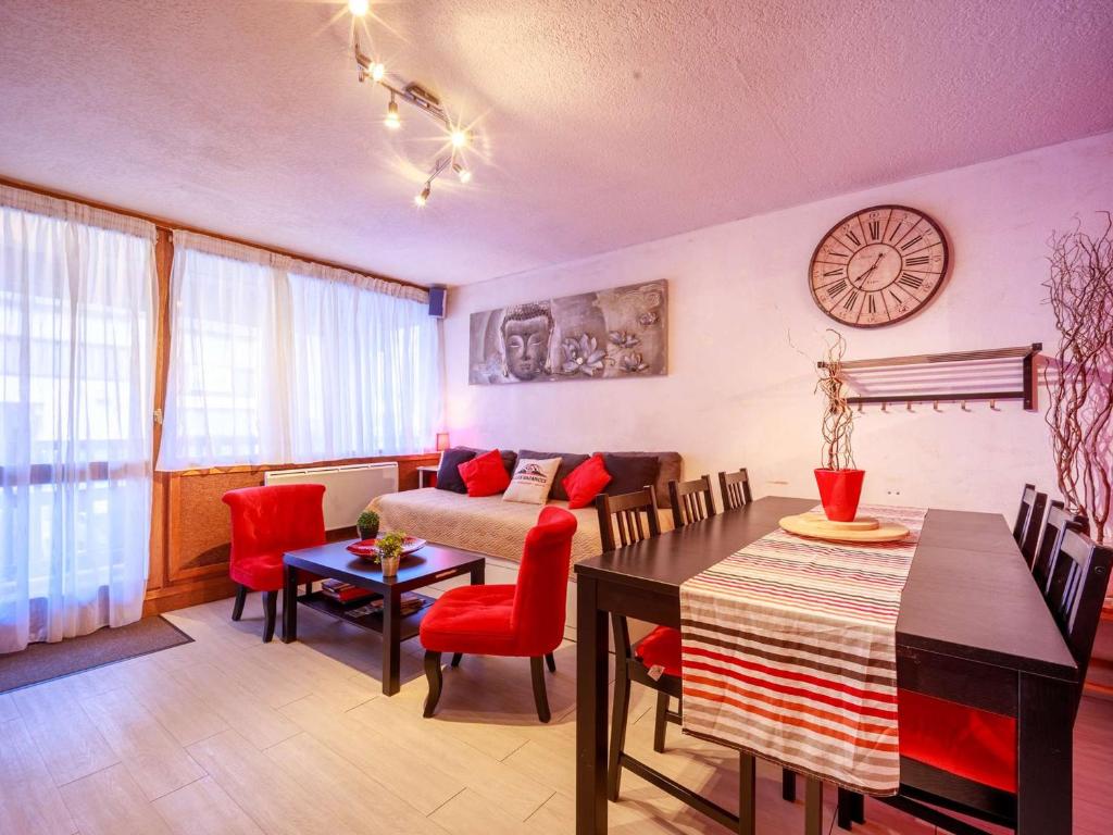 Posedenie v ubytovaní Confort et Praticité : Appartement 4 Pers. à St-Lary Village, Proche Commerces et Téléphérique - FR-1-296-455