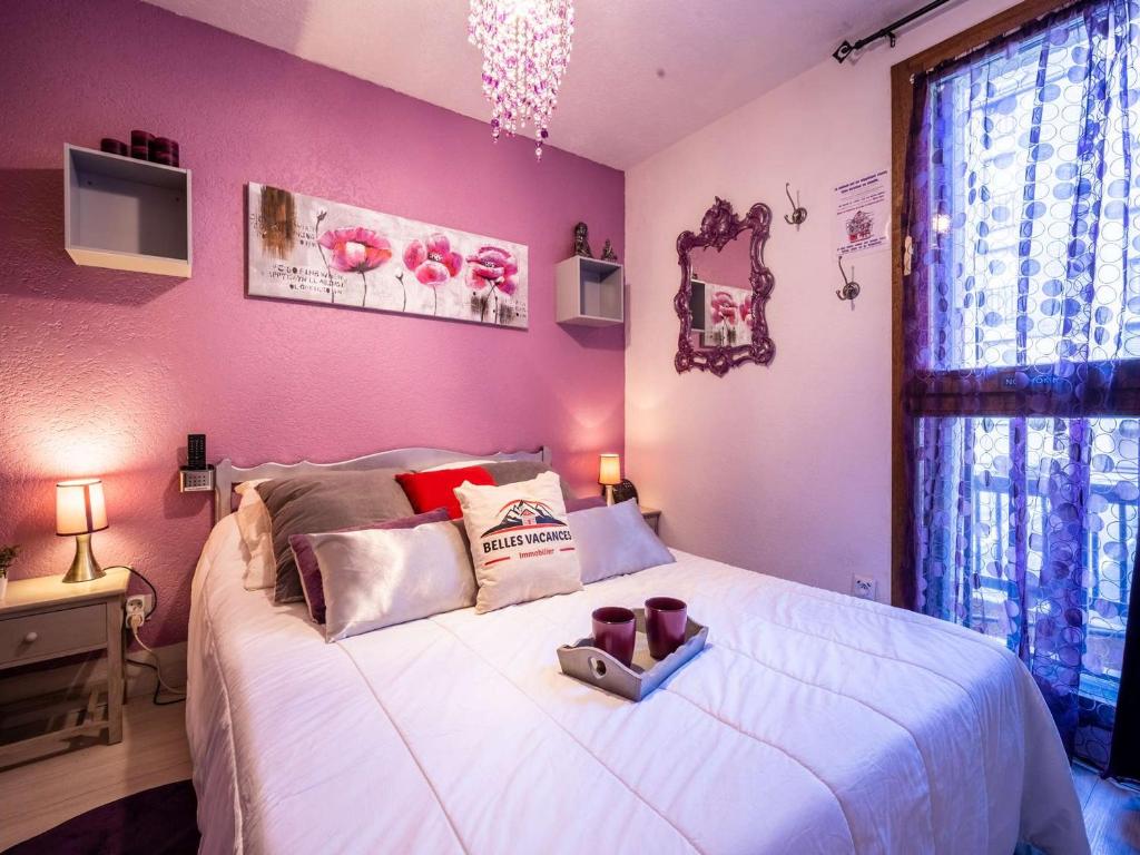 Posteľ alebo postele v izbe v ubytovaní Confort et Praticité : Appartement 4 Pers. à St-Lary Village, Proche Commerces et Téléphérique - FR-1-296-455