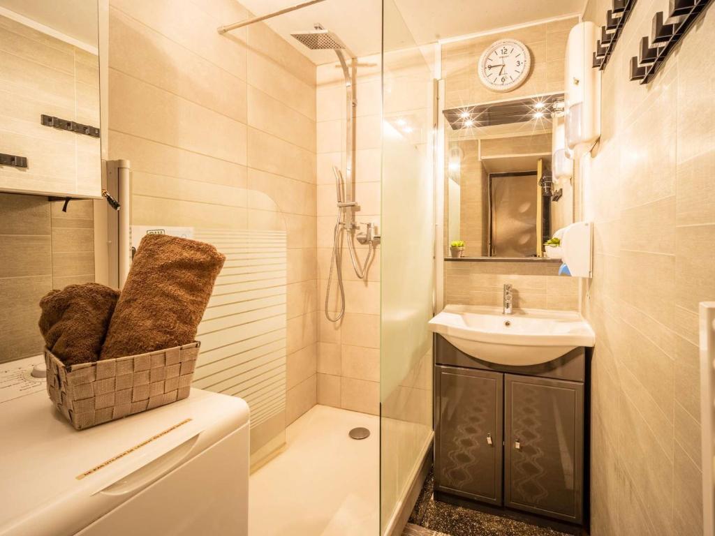 Kúpeľňa v ubytovaní Confort et Praticité : Appartement 4 Pers. à St-Lary Village, Proche Commerces et Téléphérique - FR-1-296-455