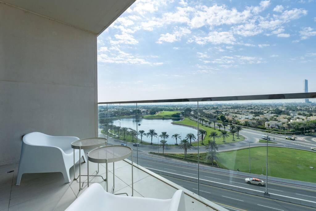 Balkón nebo terasa v ubytování Vogue Golf Views - Vida Emirates Hills