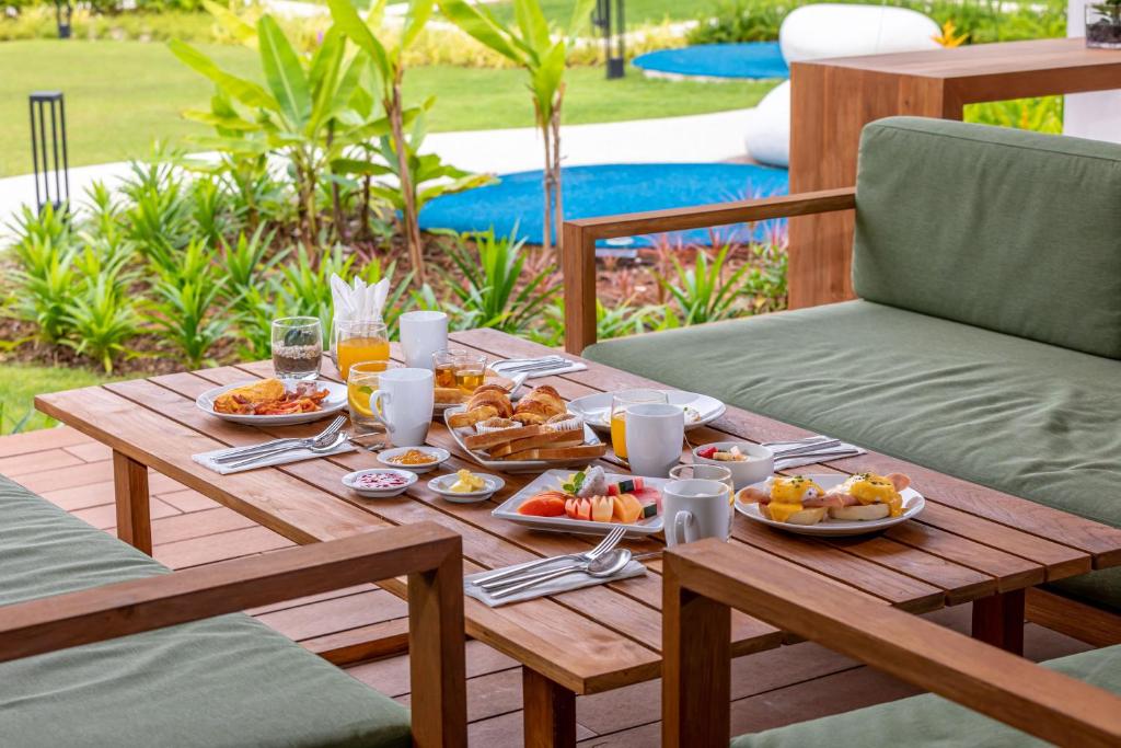 OUTRIGGER Khao Lak Beach Resort - 8