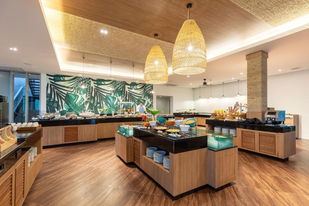 OUTRIGGER Khao Lak Beach Resort - 9