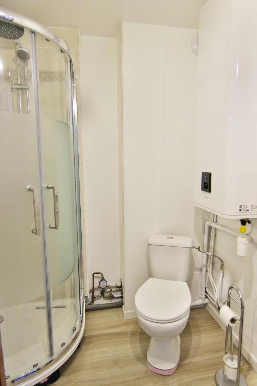 Résidence des Jardins, wifi, centre Luchon - Apartamento - Piso Térreo