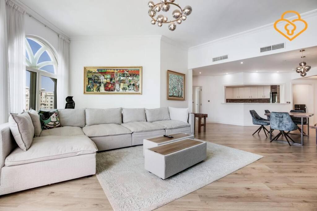 Keysplease Upgraded 3 B/R + Nanny Beach Access, Palm Jumeirah