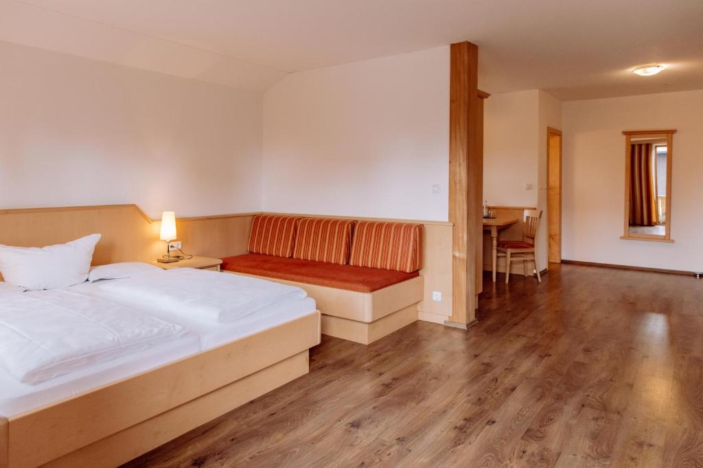 Hirzinger - Gasthaus und Hotel - Apartamento Con Balcón