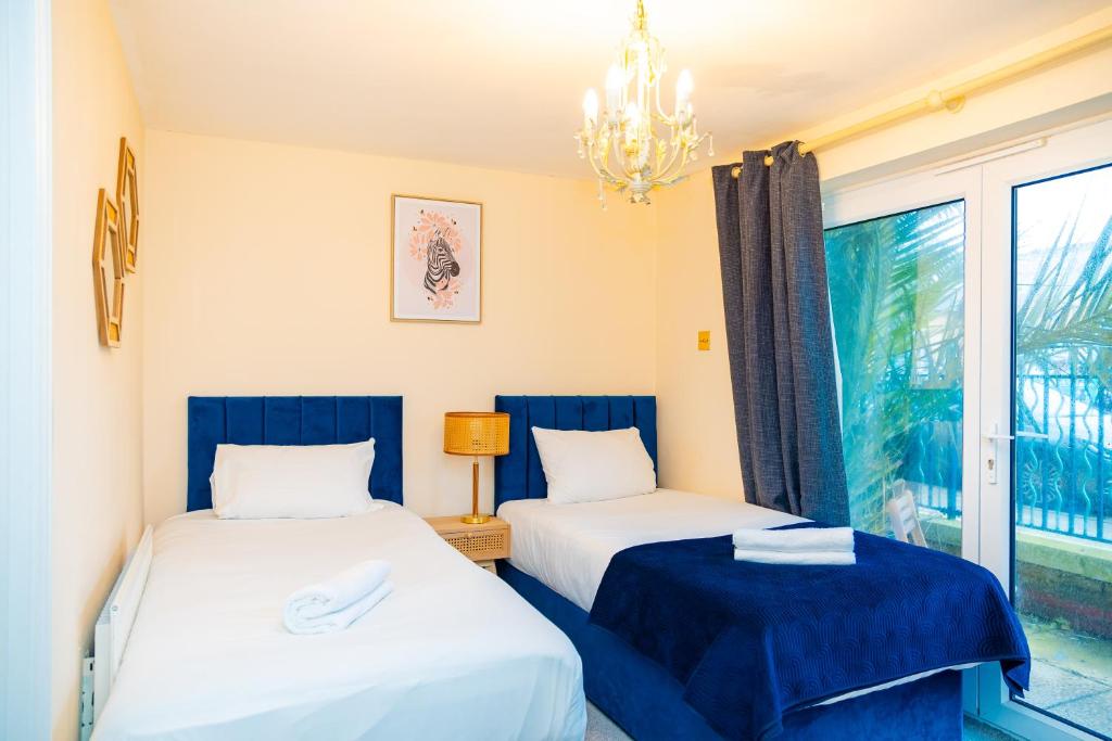 Fotografie z fotogalerie ubytování FLASH SALE Kemptown 3 Bedrooms Flat BN278NEP v destinaci Brighton & Hove