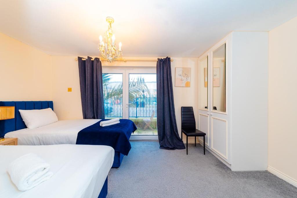 Fotografie z fotogalerie ubytování FLASH SALE Kemptown 3 Bedrooms Flat BN278NEP v destinaci Brighton & Hove
