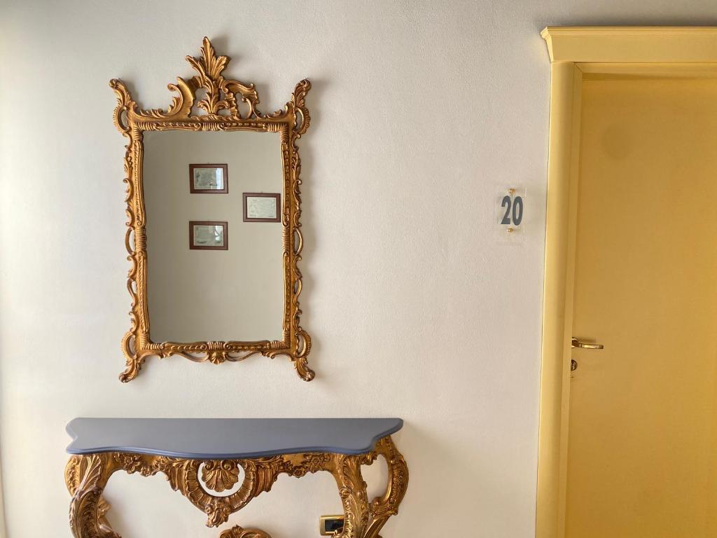 Fotografie z fotogalerie ubytování Hotel Estée v destinaci Desenzano del Garda