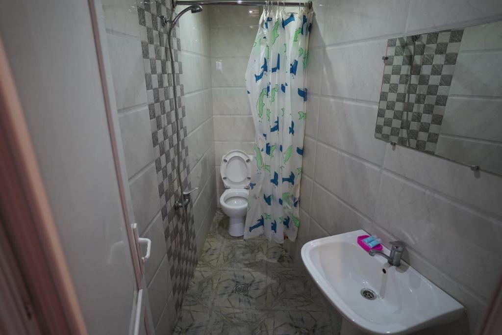 Koupelna v ubytování imperator 1 Hotel