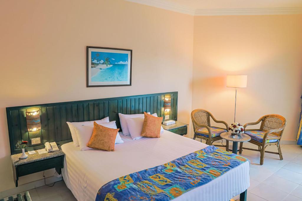 Palm Beach Resort Families and Couples only - 13