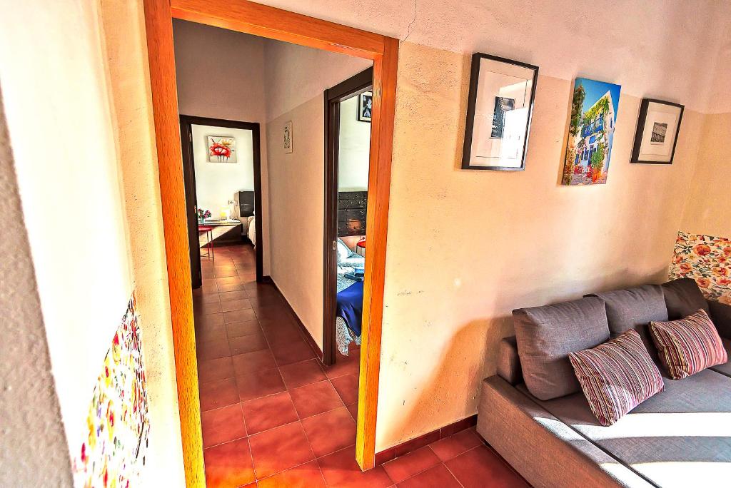 A seating area at Milagros Central Apartments