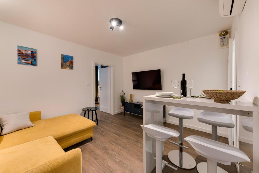 MINMAR Apartments