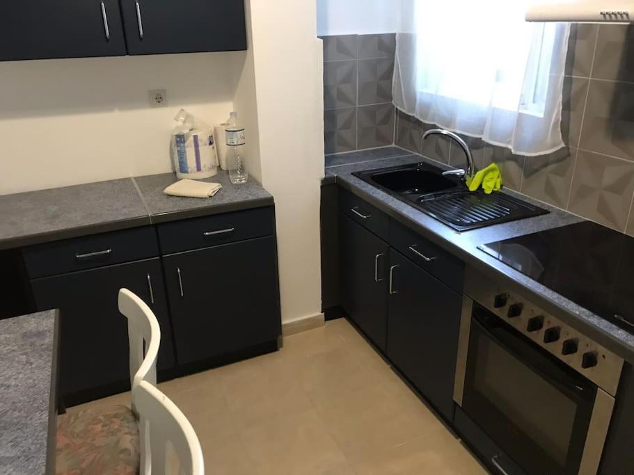 Kuchyňa alebo kuchynka v ubytovaní Ioli Β2 apartment