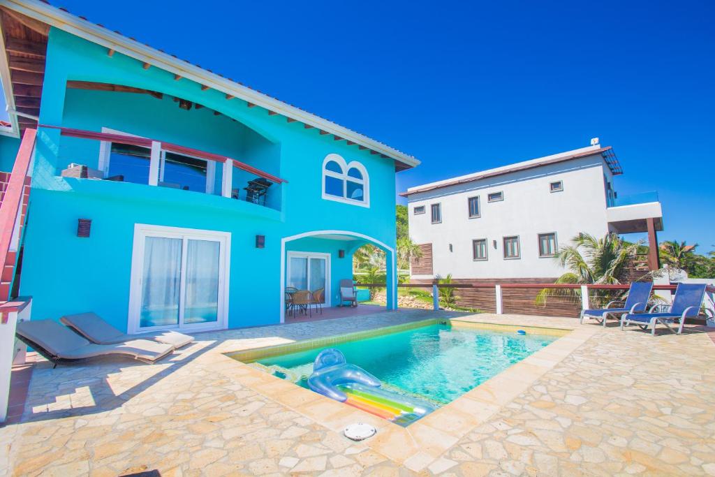 Bassein majutusasutuses Oceanfront Coral View Home või selle lähedal