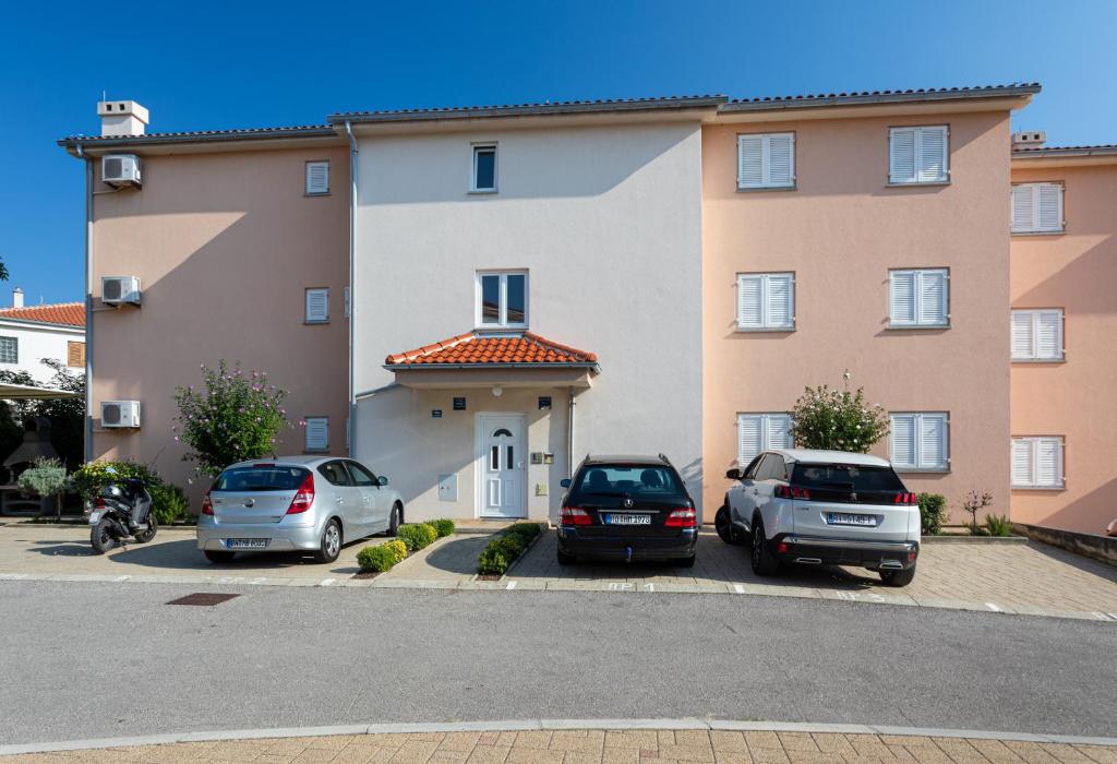 Το κτήριο όπου στεγάζεται  το διαμέρισμα