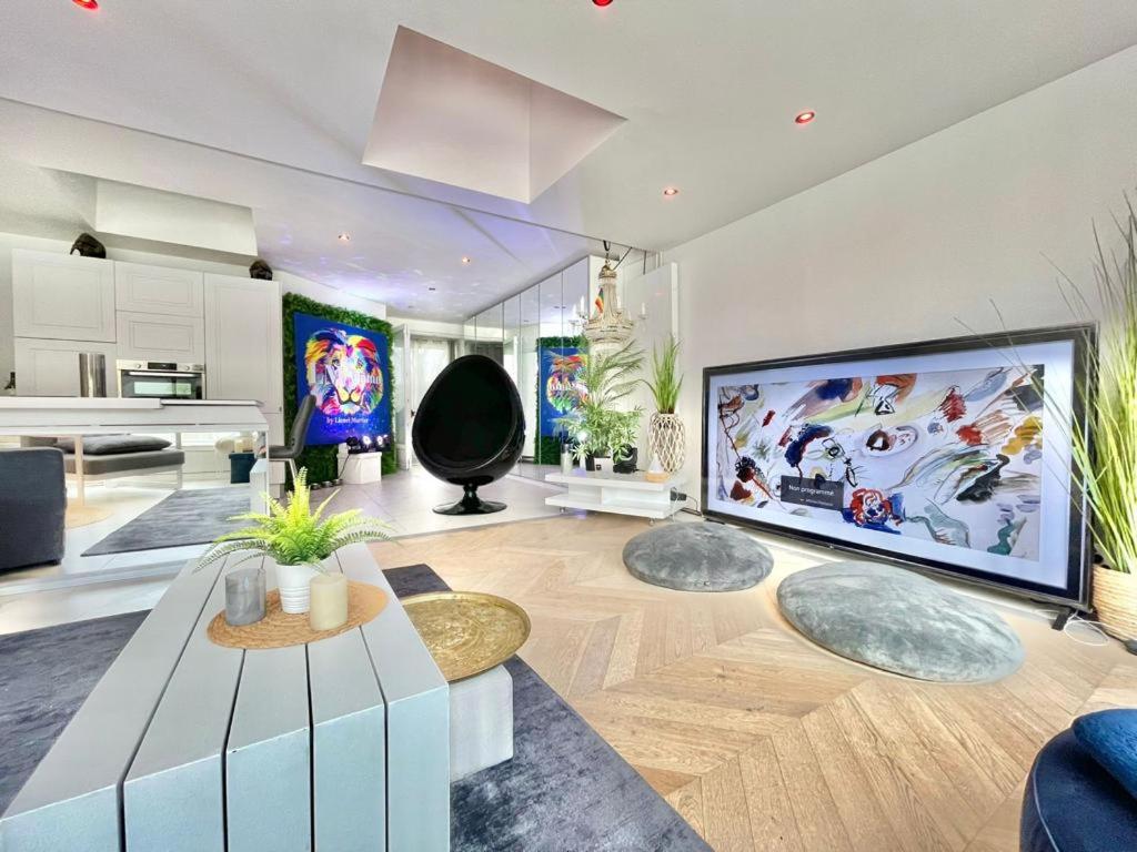 Zdjęcie z galerii obiektu Villa Lio contemporaine w mieście Mons-en-Baroeul