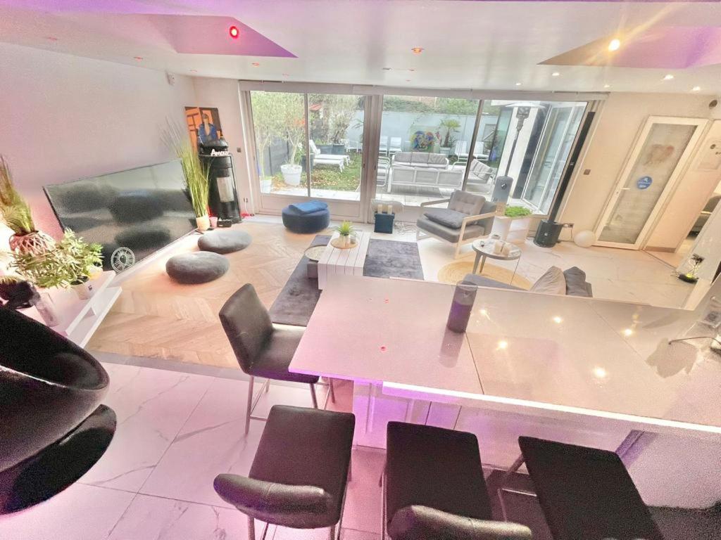 Zdjęcie z galerii obiektu Villa Lio contemporaine w mieście Mons-en-Baroeul