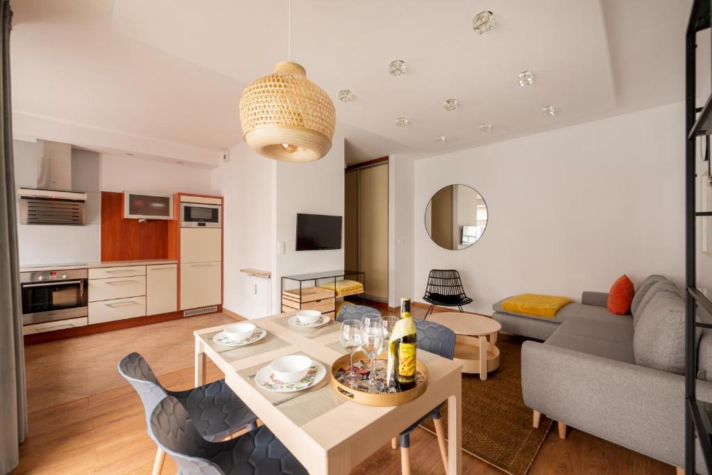 Homini Apartament IMPERO z Parkingiem - Housity