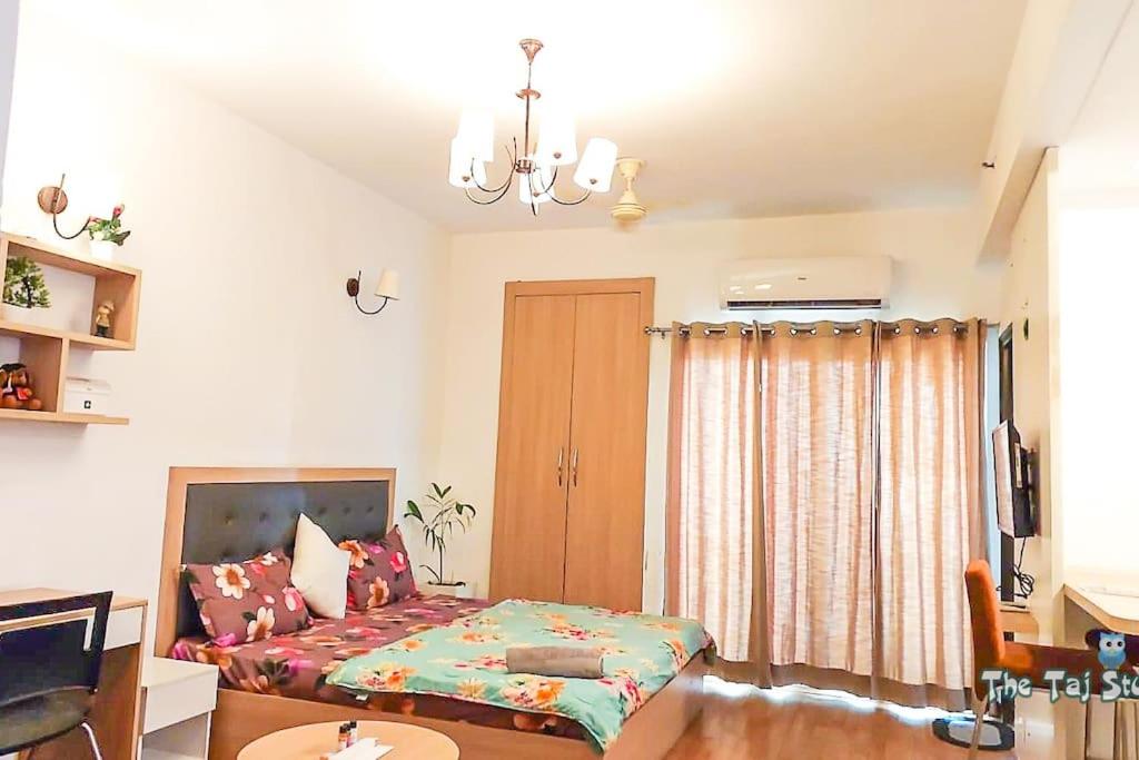 Taj StudiosServiced Studio Apartment, Noida, India