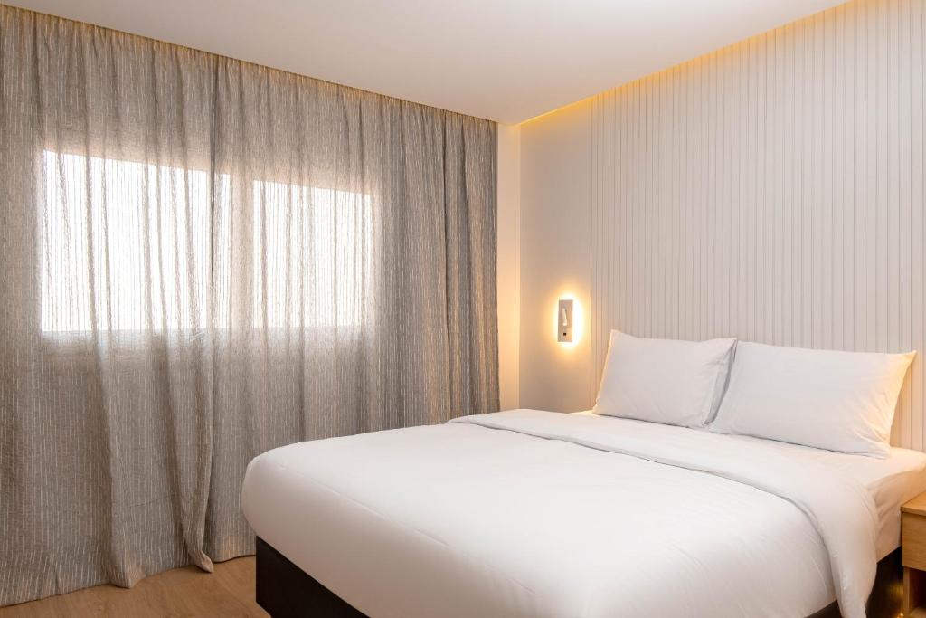 Parkside Boutique Serviced Apartments - 9