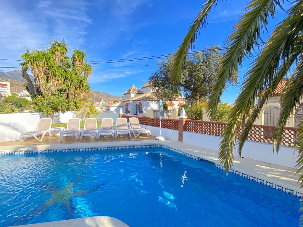 Bazén v ubytovaní Villa Sandra Al Fresco Apartment alebo v jeho blízkosti